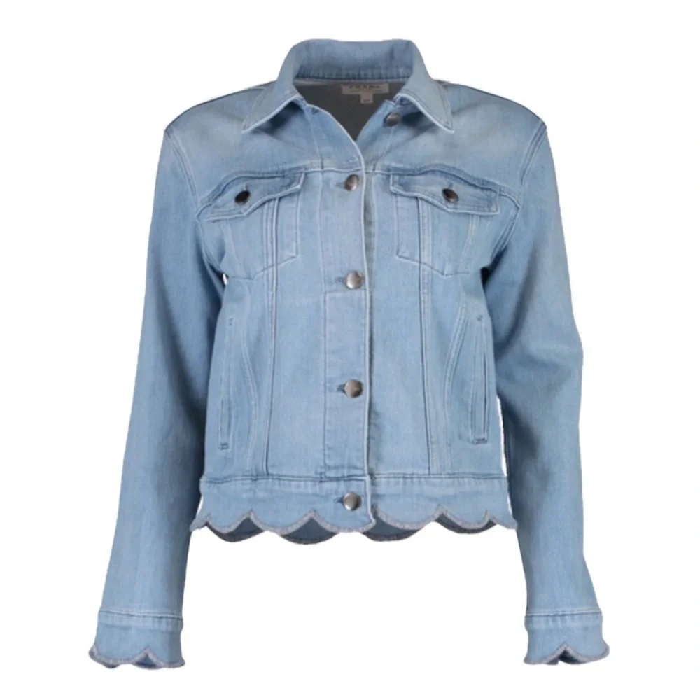 Frame ⌘ Scalloped Edge Cropped Willoughsby Denim Jeans Jacket ⌘ Light Blue ⌘ S - Picture 16 of 17